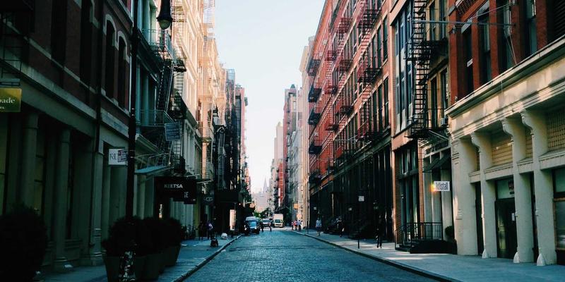 江苏医院特殊空间装修新范式：从洁净工程到心灵疗愈的融合设计